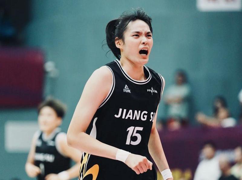 元游棋牌官方入口-轰17+5力扛坎贝奇!中国女篮26岁2米悍将进化:宫鲁鸣征召她?